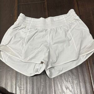 Lululemon Hotty hot shorts size 4 3” inseam